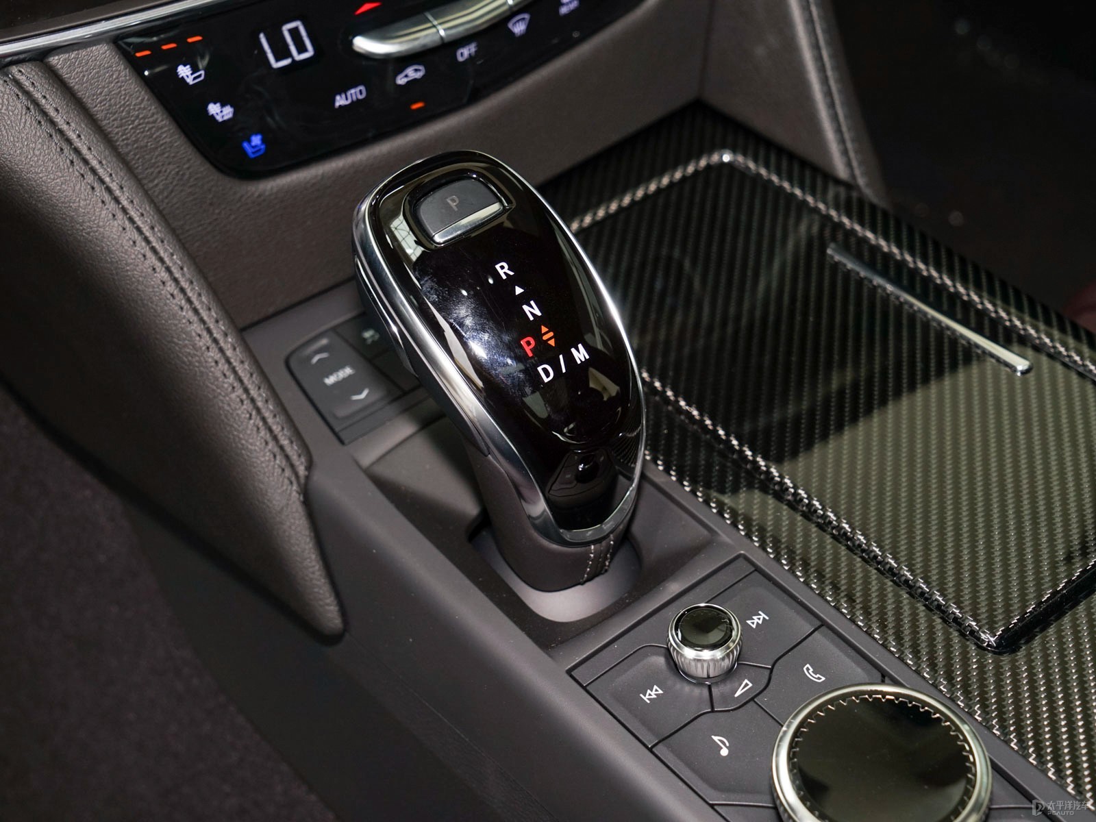 凱迪拉克CT6 2021款 28T 尊貴型外觀亮點解析 從設計美學到實用功能的完美融合